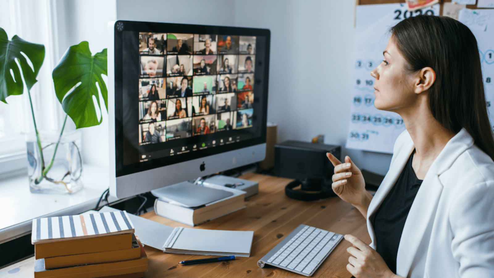 5 Body Language Tips for Engaging Video Meeting